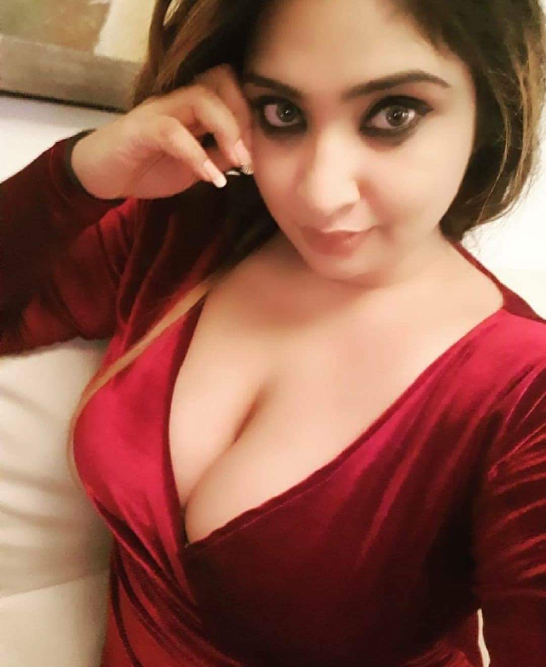 स्तन किन सानो वा ठूलो हुन्छ ?
