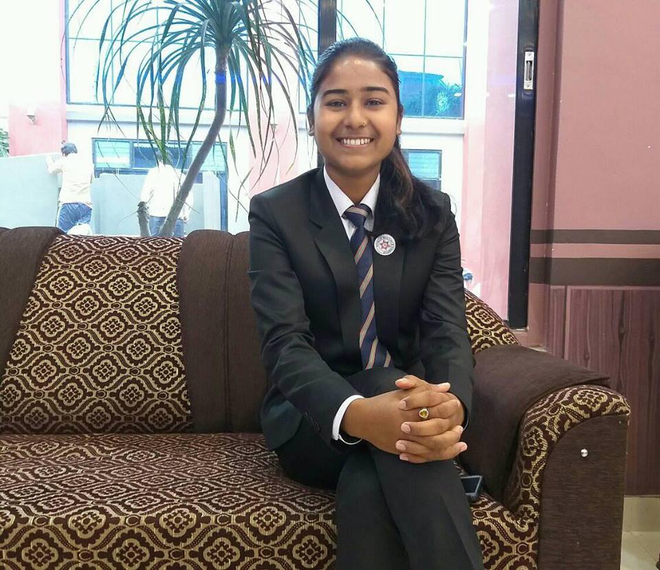 लेट मी टक स्पीच कम्पिटिसनमा दमक बहुमुखी क्याम्पसकी बिद्यार्थी रुविना विष्ट बनिन् फस्ट रनरअप