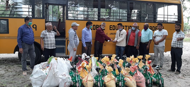 ग्लोबल एजुकेसनल एकेडेमीद्वारा आफ्ना विध्यार्थी सहित करिब ६४ परिवारलाइ राहत प्रदान