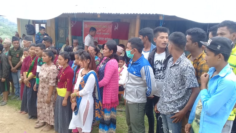 बिभिन्न पार्टी त्यागी भोजपुर आरुखर्कमा नेपाल कम्युनिस्ट पार्टी(नेकपा) प्रवेस