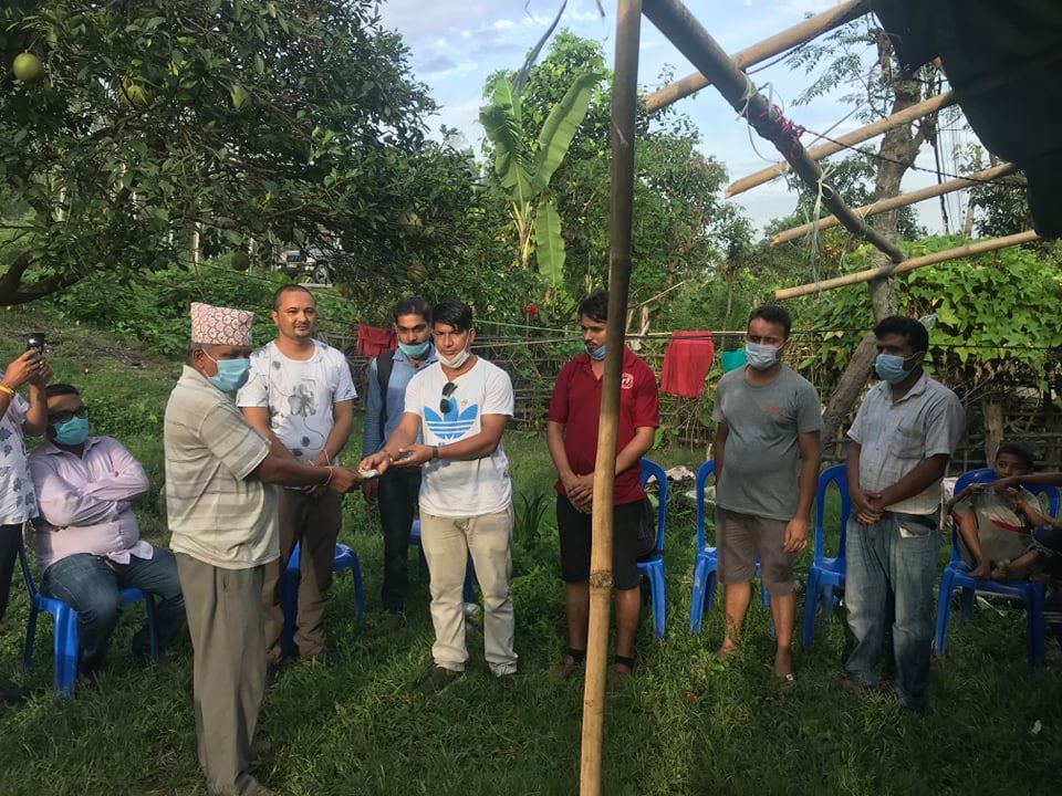 हात्तीको आक्रमणबाट मृत्यु भएका रेग्मीको परिवारलाई पहिलो पाईलाको आर्थिक सहयोग