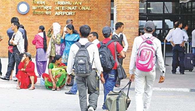 दशैंको मुखैमा जिन्दगीका सपना बोकेर विदेशतिर