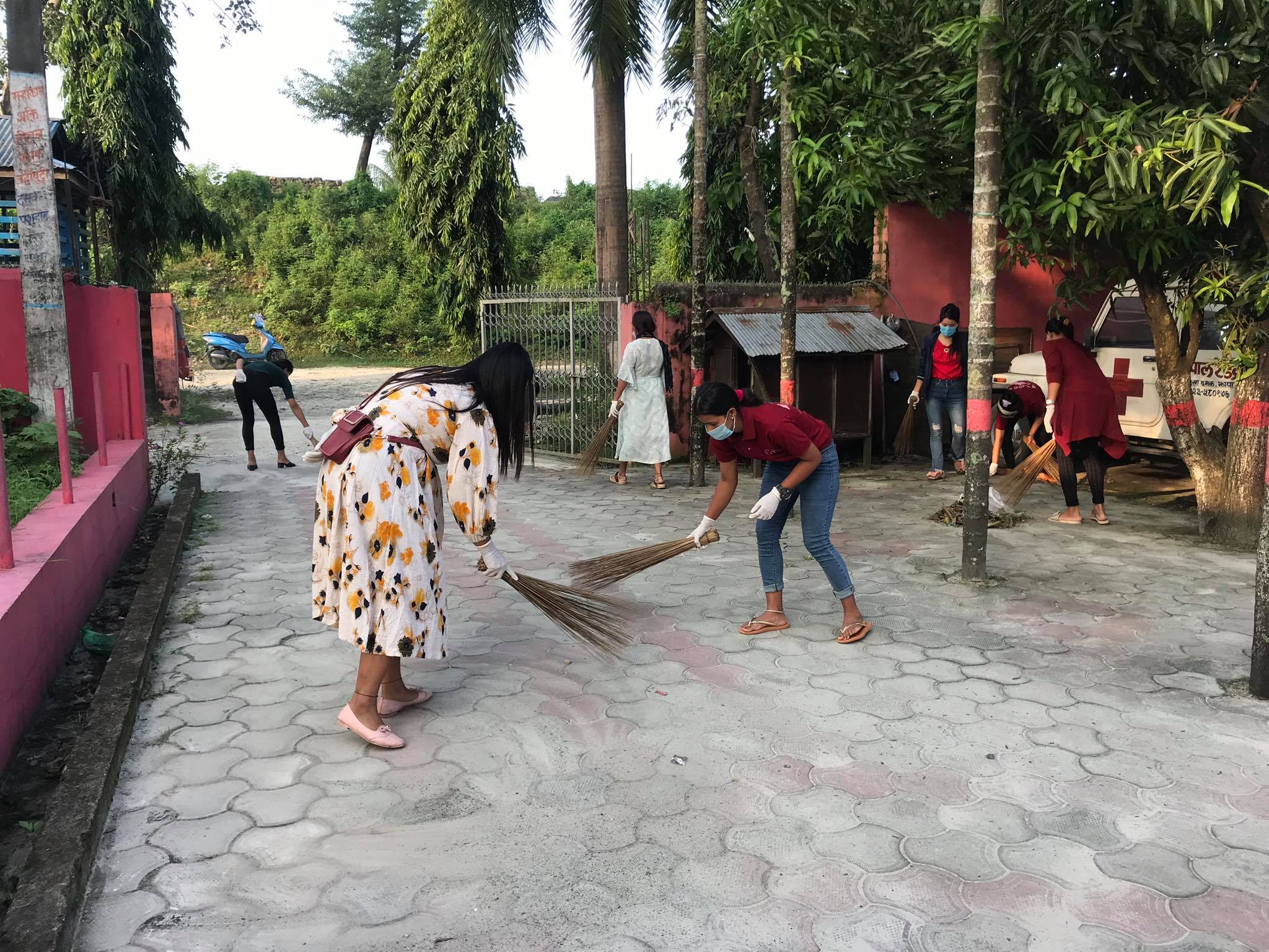 पहिलो पाईलाले गर्यो दमकका विभिन्न स्थानमा सरसफाई