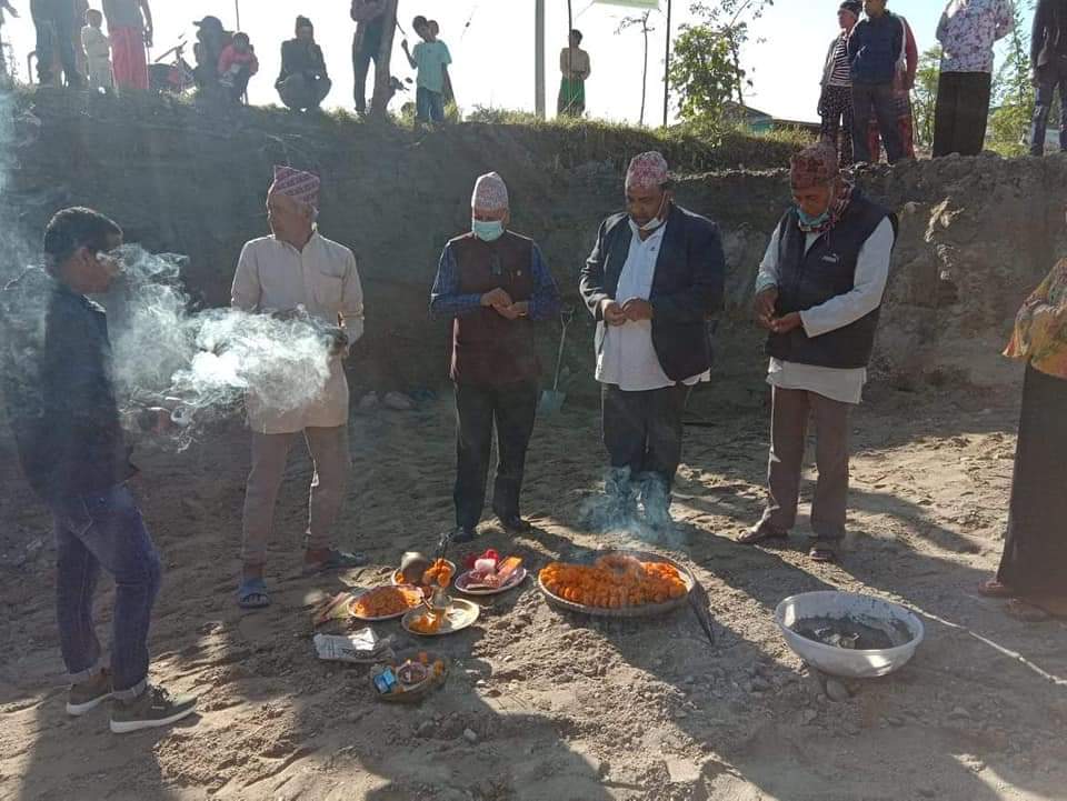 दमकको ढुंगेमा बन्ने भयो १७० मिटर लामो झोलुङगे पूल