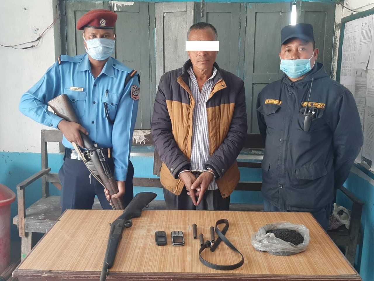 मोरंग मिक्लाजुङबाट टोटा बन्दुक र बारुदसहित एक जना पक्राउ