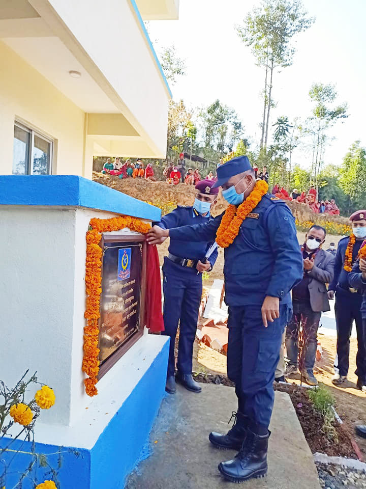 नवनिर्मित २ वटा प्रहरी कार्यालय भवनको उद्घाटन