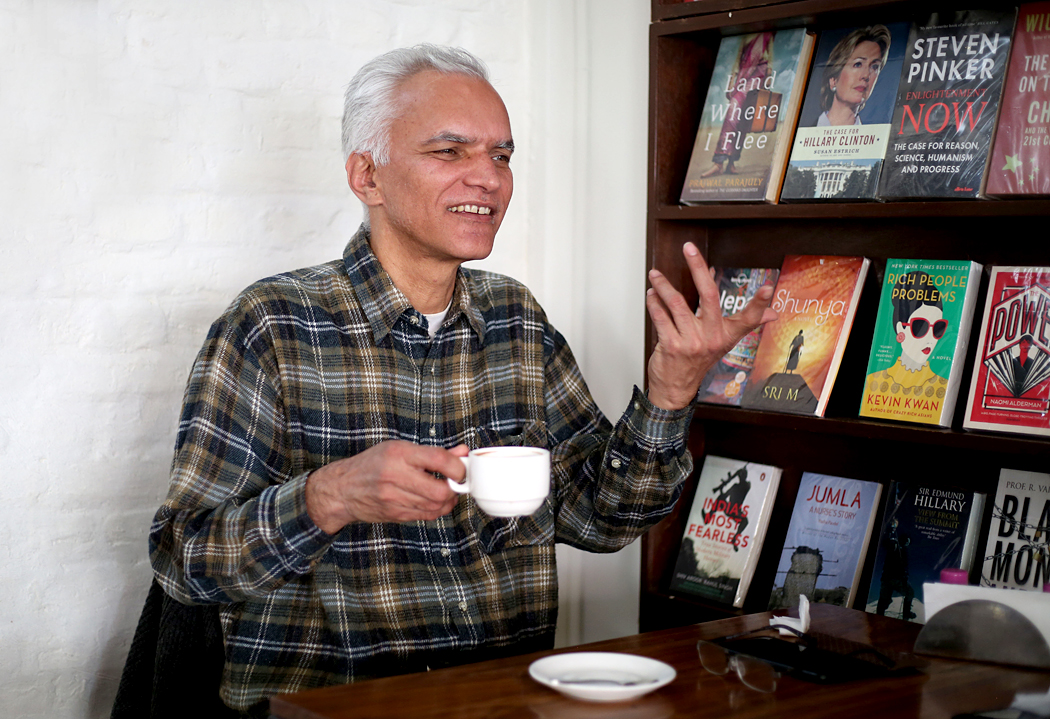 प्रचण्डलाई लेखक वाग्लेले भनेः आन्दोलन गर्नुभयो भने जनताले साथ दिँदैनन्