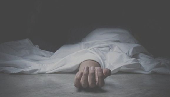 आफ्नै घरमा घाँटी रेटिएको अवस्थामा मृत फेला