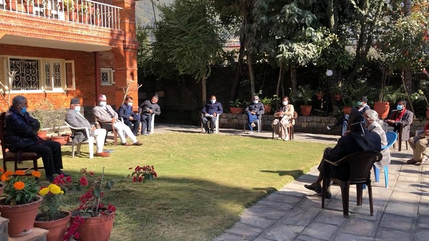 काँग्रेस पदाधिकारी बैठक जारी