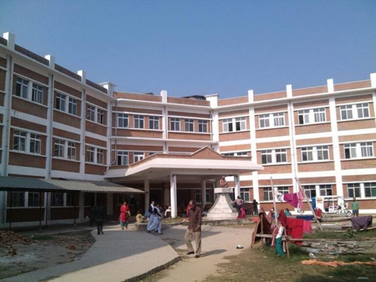 चितवनको भरतपुर अस्पतालमा अख्तियारको छापा