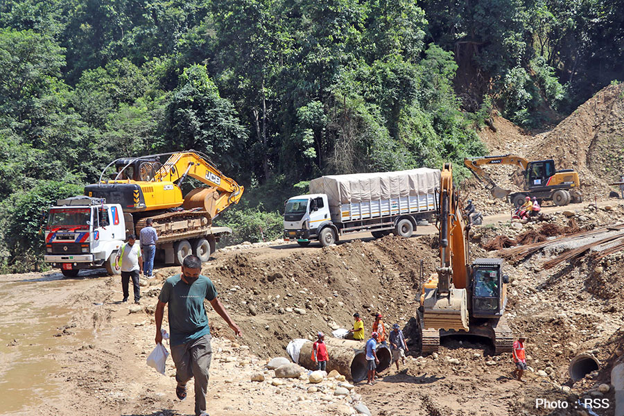 पूर्व-पश्चिम राजमार्ग सात दिनपछि दुईतर्फी सञ्चालन