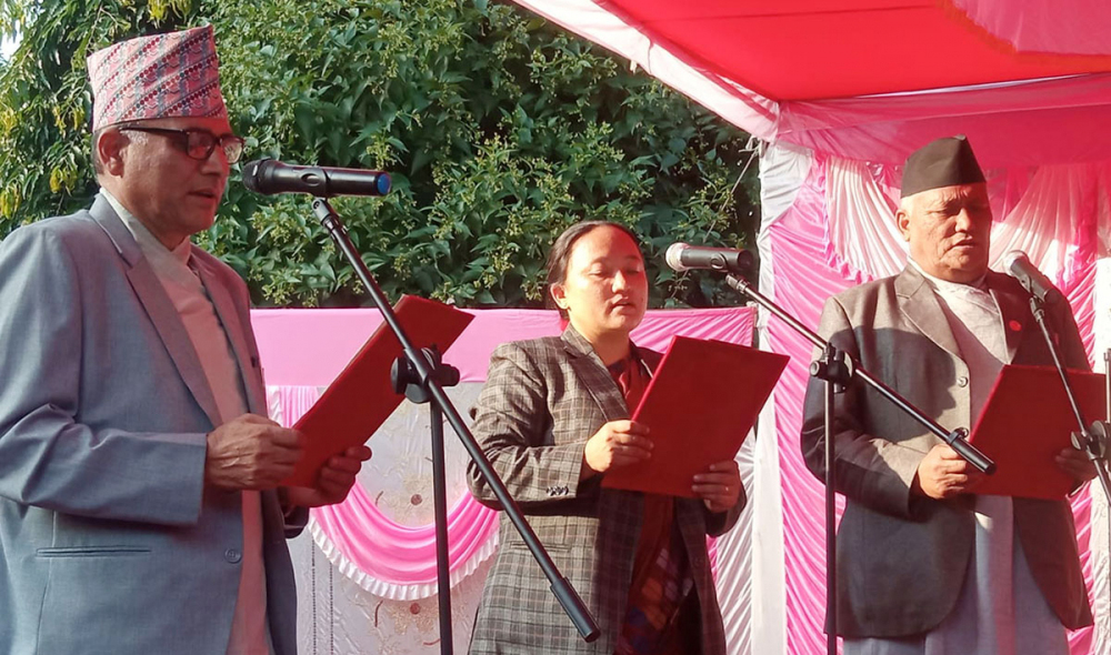 वाग्मतीका नवनियुक्त मुख्यमन्त्री र मन्त्रीले लिए शपथ