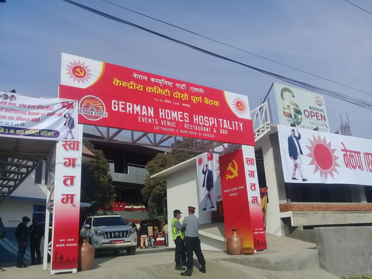 एमालेभित्र १० बुँदे पत्तासाफ, नयाँ गुटको जन्म हुँदै