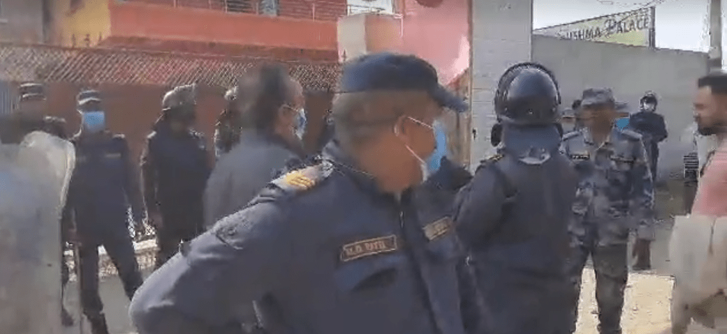 विजयी पदाधिकारीले प्रमाणपत्र नपाएपछि रौतहटमा तनाव