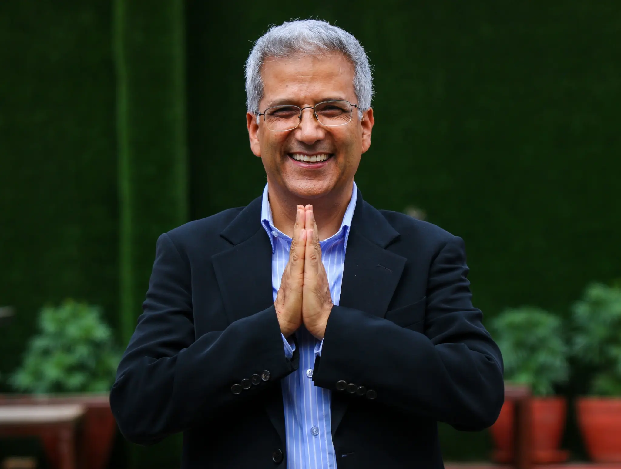 हारमा ह्याट्रिक गरेपछि रवीन्द्र मिश्रले लिए राजनीतिबाट बिदा